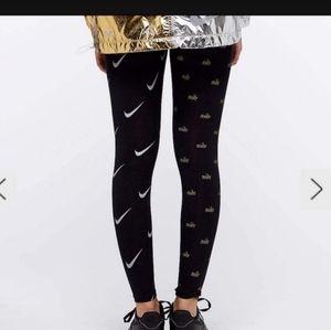 Nike Sportswear graphic leggings